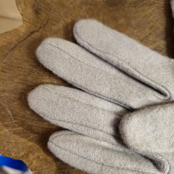 Soft bow gloves - Picture 3 of 8